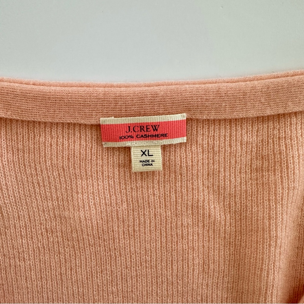 J.Crew Featherweight Cashmere V-neck T-shirt in Iced Peach | XL | EUC - Picture 8 of 9